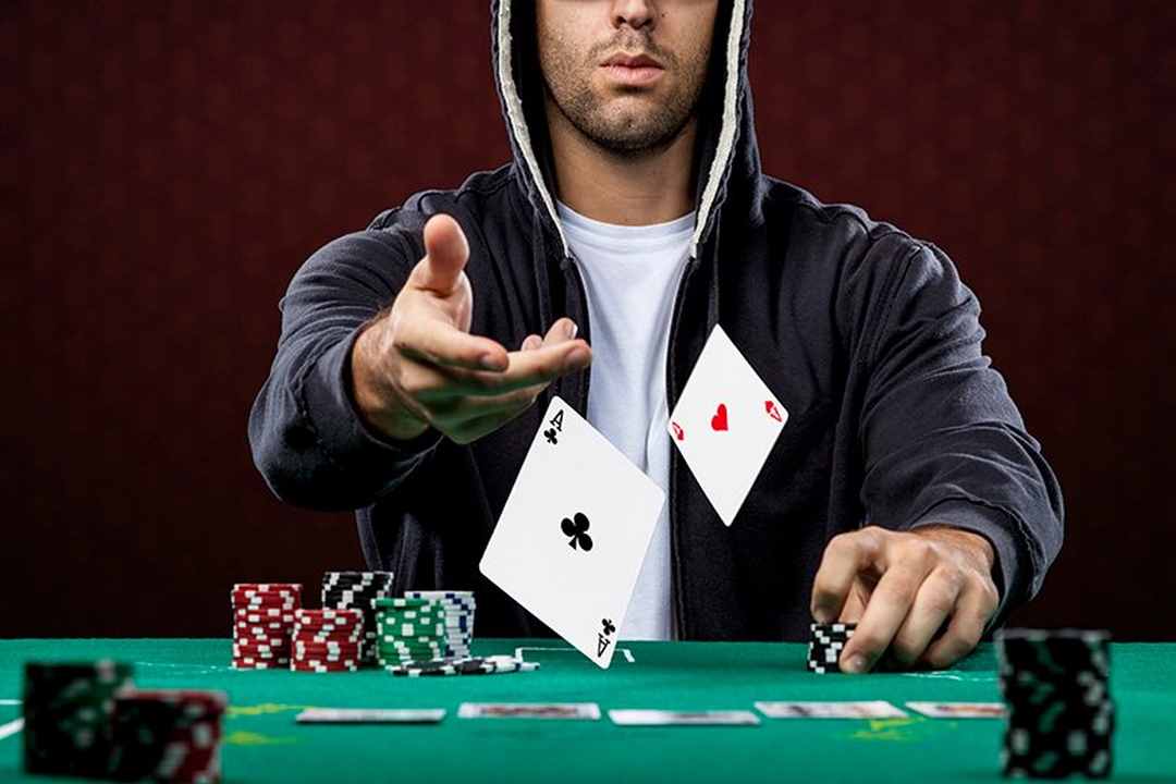Hướng dẫn chơi bài poker chuyên nghiệp A đến Z