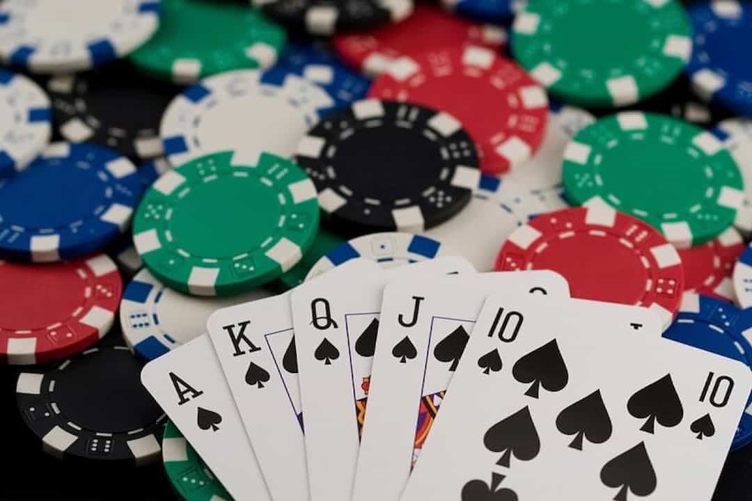 V8 Poker tạo ra những điểm đẳng cấp gì? 